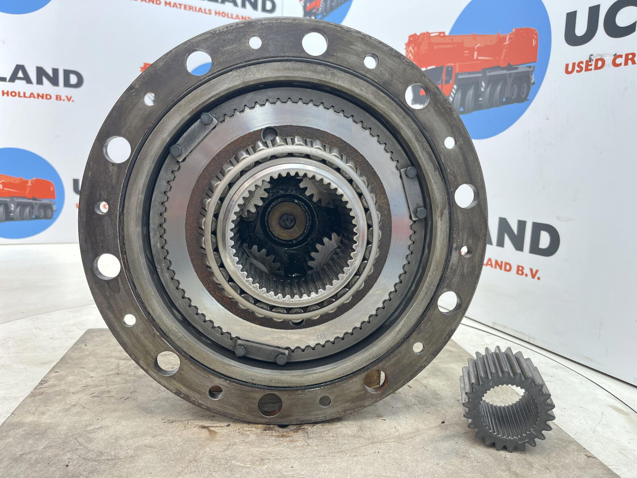 22-25-74-38-4pl-H137-46 - Moteur de translation pour Grue mobile: photos 5 22-25-74-38-4pl-H137-46 - Moteur de translation pour Grue mobile: photos 5