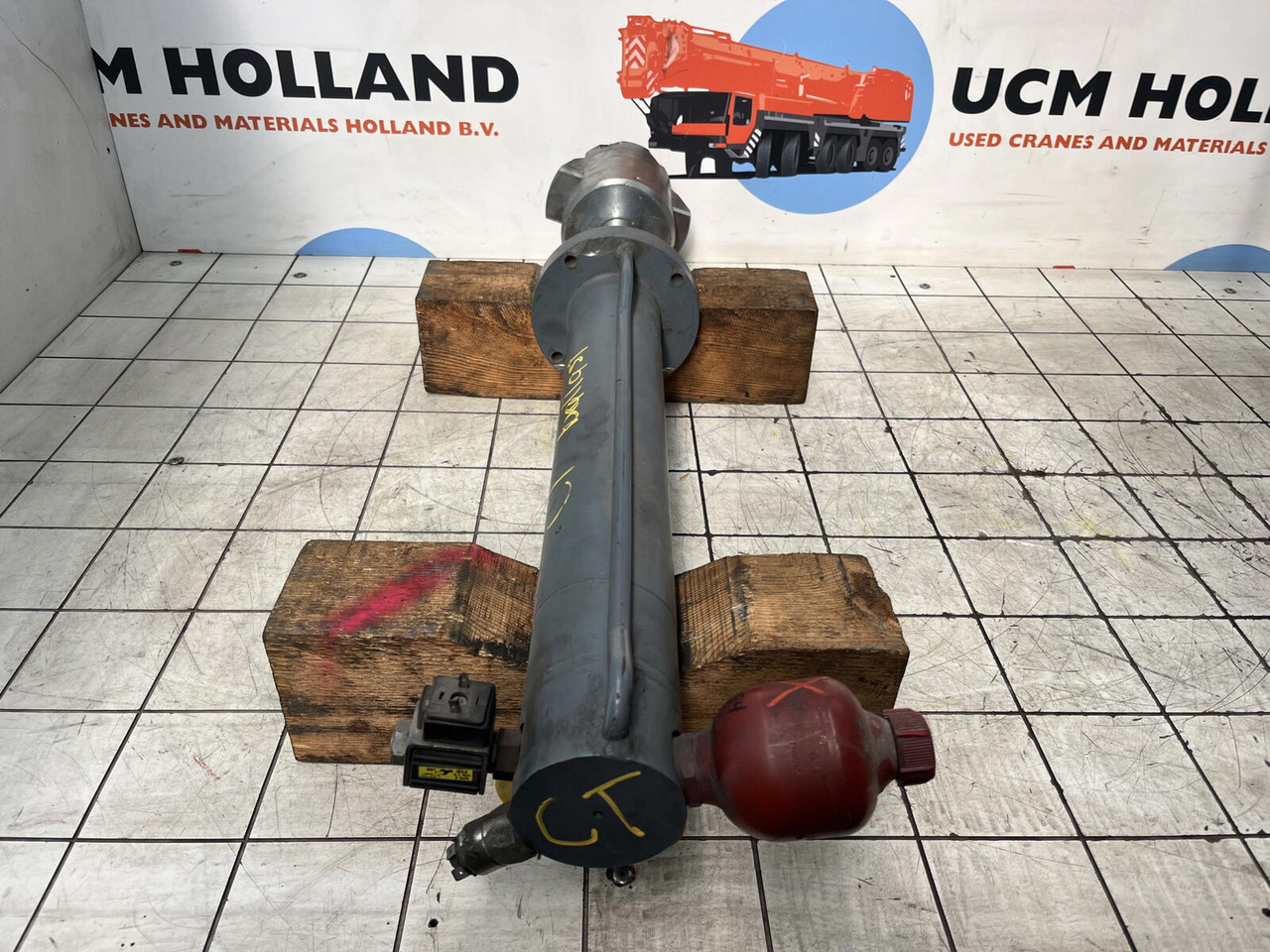 Compact Truck CT 2 counterweight cylinder - Vérin hydraulique pour Grue mobile: photos 4 Compact Truck CT 2 counterweight cylinder - Vérin hydraulique pour Grue mobile: photos 4