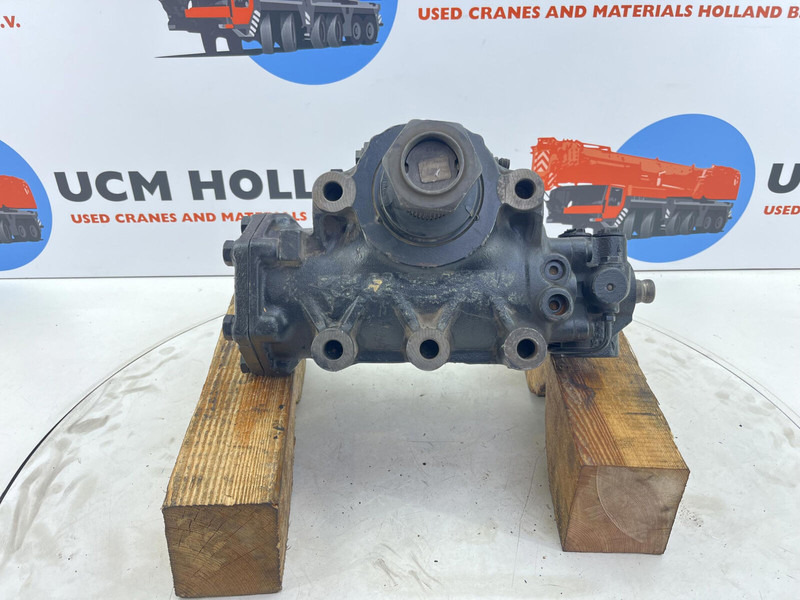Compact truck CT2 Steering box - Colonne de direction pour Grue: photos 1 Compact truck CT2 Steering box - Colonne de direction pour Grue: photos 1