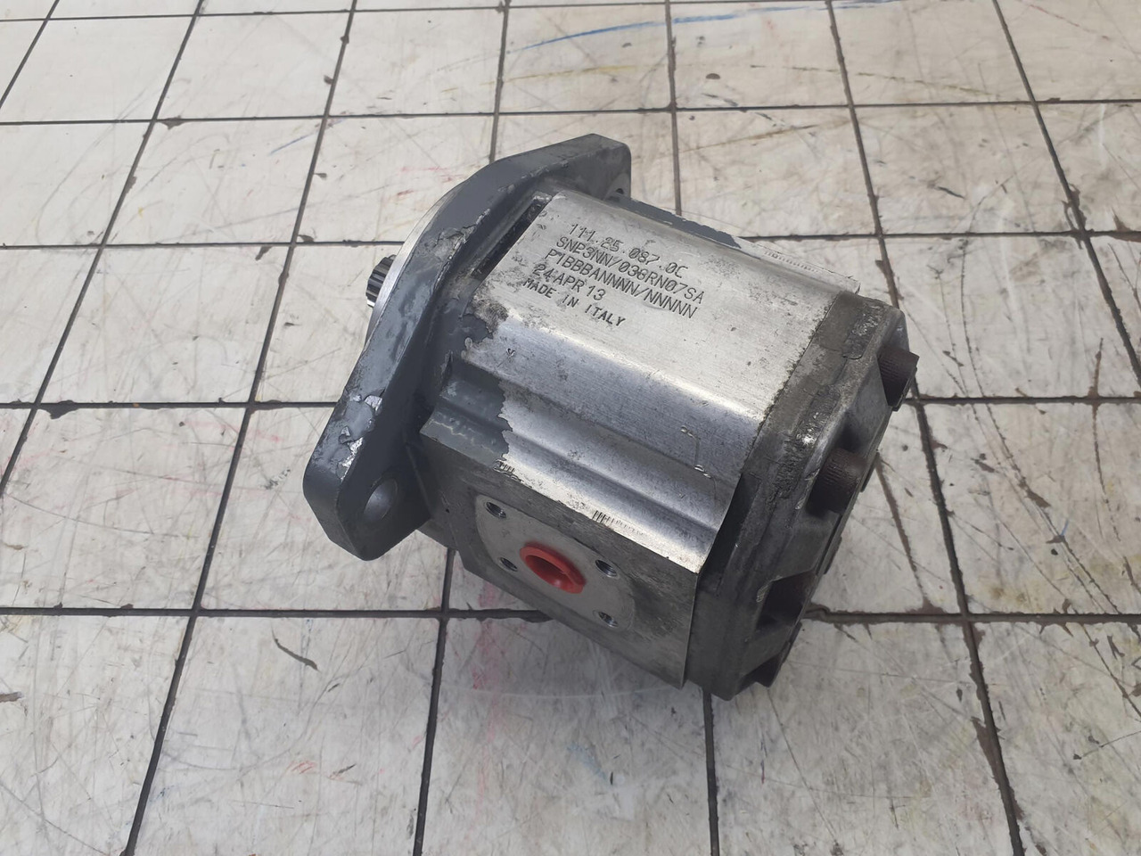 Danfoss LTM 1130-5.1 GEAR PUMP - Pompe hydraulique pour Grue mobile: photos 2 Danfoss LTM 1130-5.1 GEAR PUMP - Pompe hydraulique pour Grue mobile: photos 2
