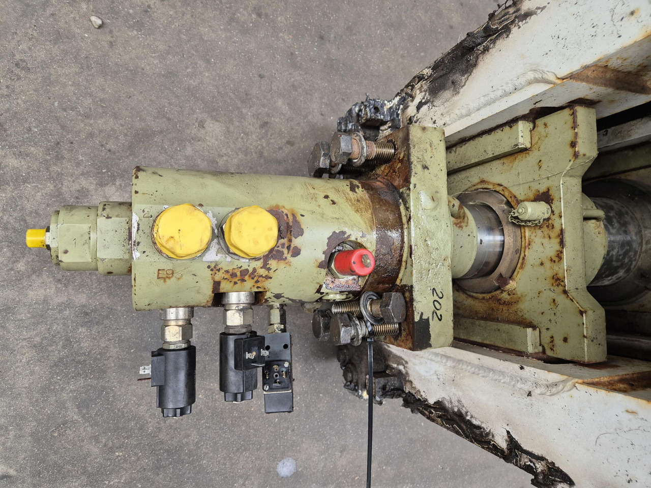 Demag AC 35 Double telescopic cylinder - Vérin hydraulique pour Grue mobile: photos 2 Demag AC 35 Double telescopic cylinder - Vérin hydraulique pour Grue mobile: photos 2