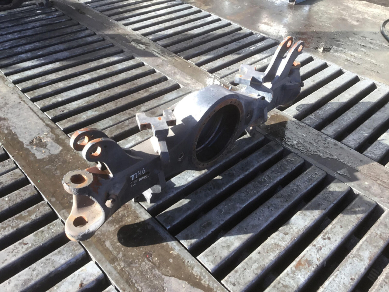 Demag AC 35 axle 2 - Essieu et pièces pour Grue mobile: photos 1 Demag AC 35 axle 2 - Essieu et pièces pour Grue mobile: photos 1