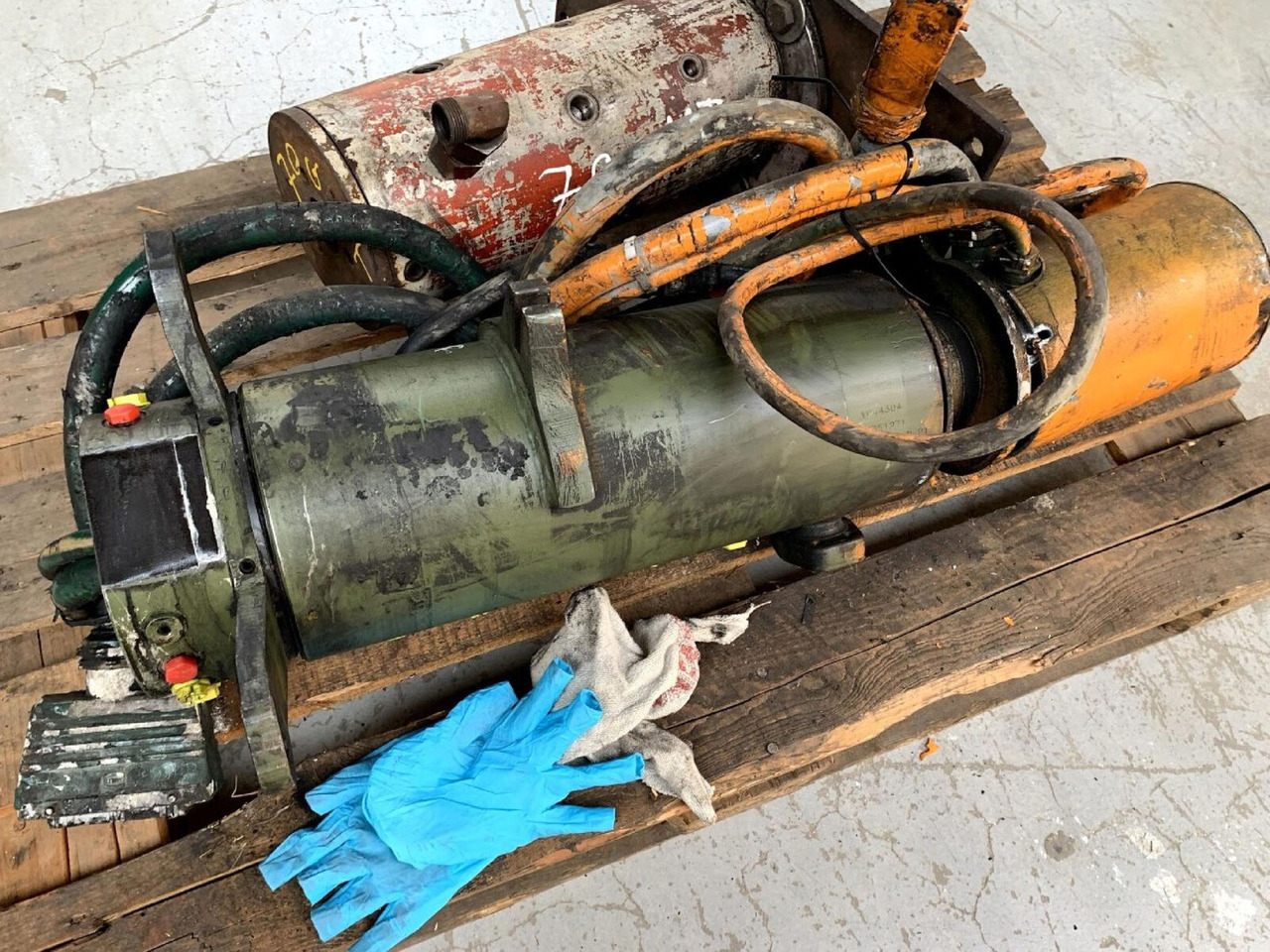 FAUN ATF 30-2 hydraulic and electric swivel - Moteur hydraulique pour Grue mobile: photos 1 FAUN ATF 30-2 hydraulic and electric swivel - Moteur hydraulique pour Grue mobile: photos 1