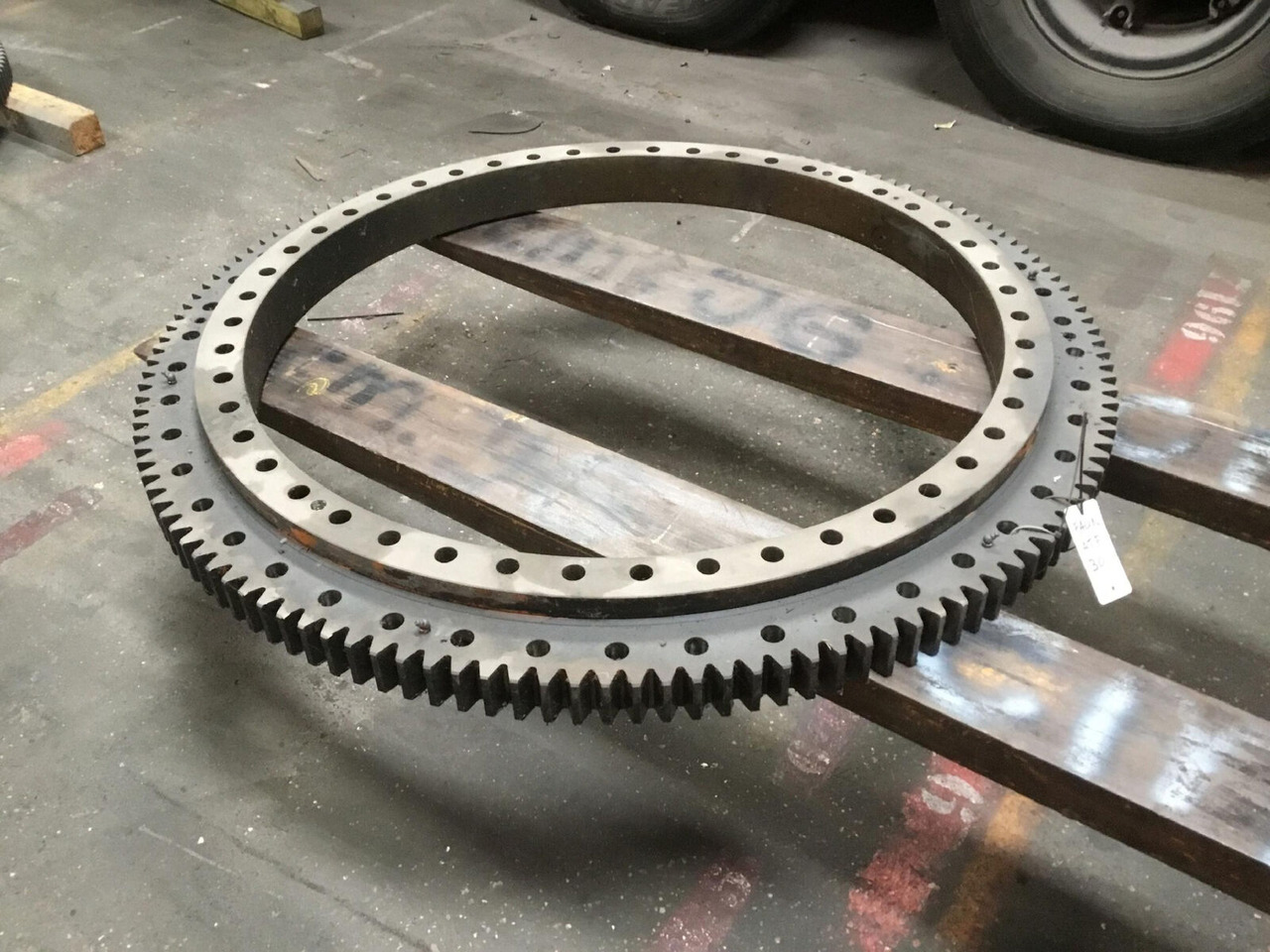 FAUN ATF 30-2 slew ring - Couronne d'orientation pour Grue mobile: photos 1 FAUN ATF 30-2 slew ring - Couronne d'orientation pour Grue mobile: photos 1