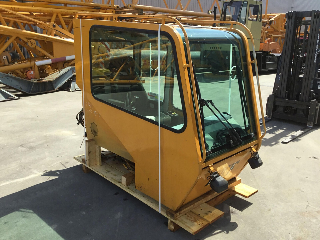 FAUN ATF 45-3 upper cabin - Cabine pour Grue mobile: photos 2 FAUN ATF 45-3 upper cabin - Cabine pour Grue mobile: photos 2