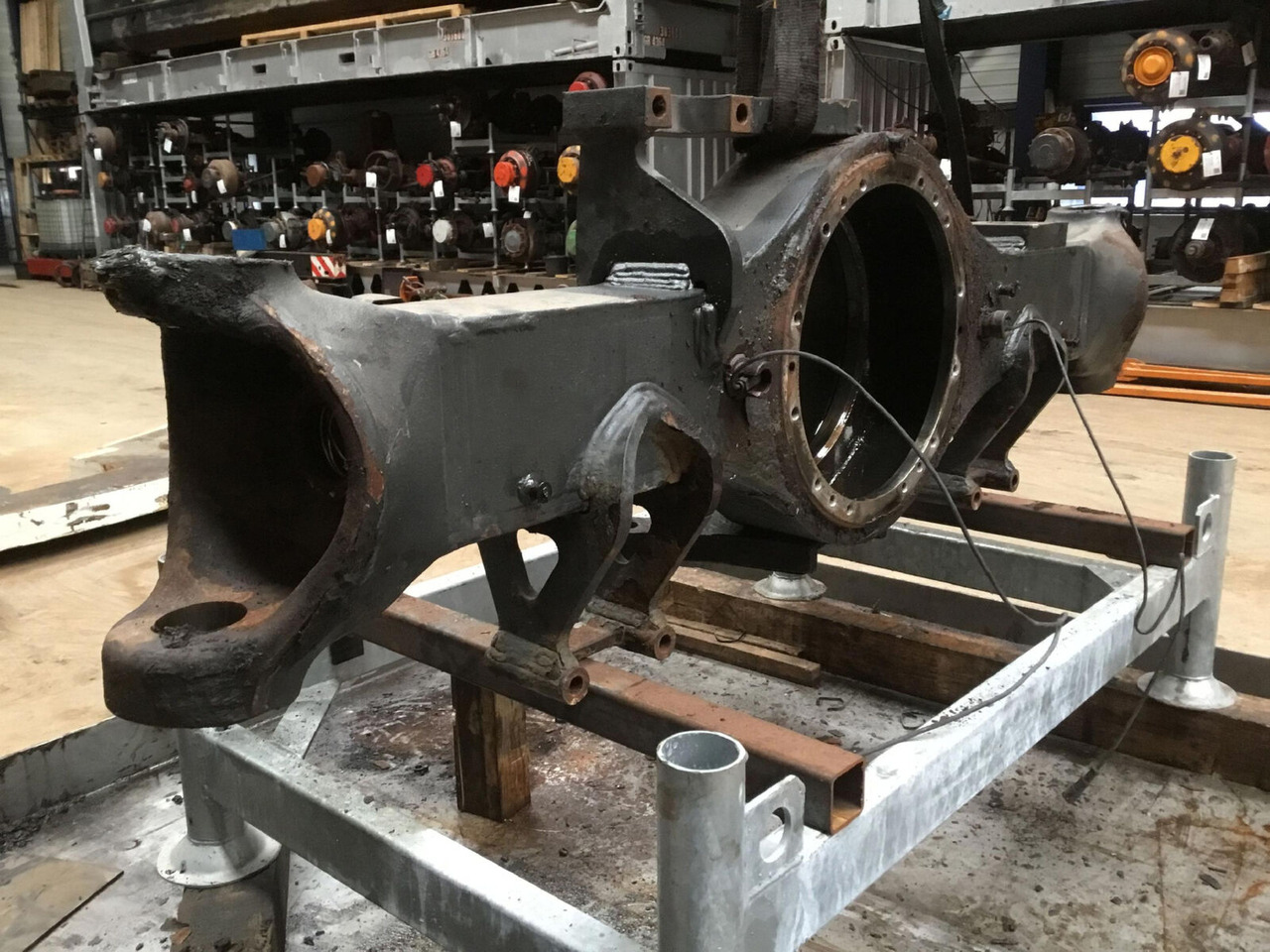 FAUN ATF 50G-3 axle 3 housing - Essieu et pièces pour Grue mobile: photos 3 FAUN ATF 50G-3 axle 3 housing - Essieu et pièces pour Grue mobile: photos 3