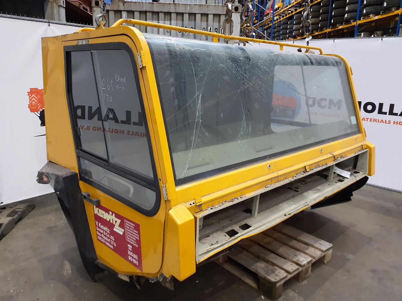 FAUN ATF model lower cabin - Cabine pour Grue mobile: photos 1 FAUN ATF model lower cabin - Cabine pour Grue mobile: photos 1