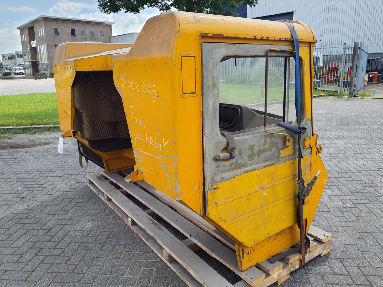 FAUN KF lower cabin - Cabine pour Grue mobile: photos 3 FAUN KF lower cabin - Cabine pour Grue mobile: photos 3