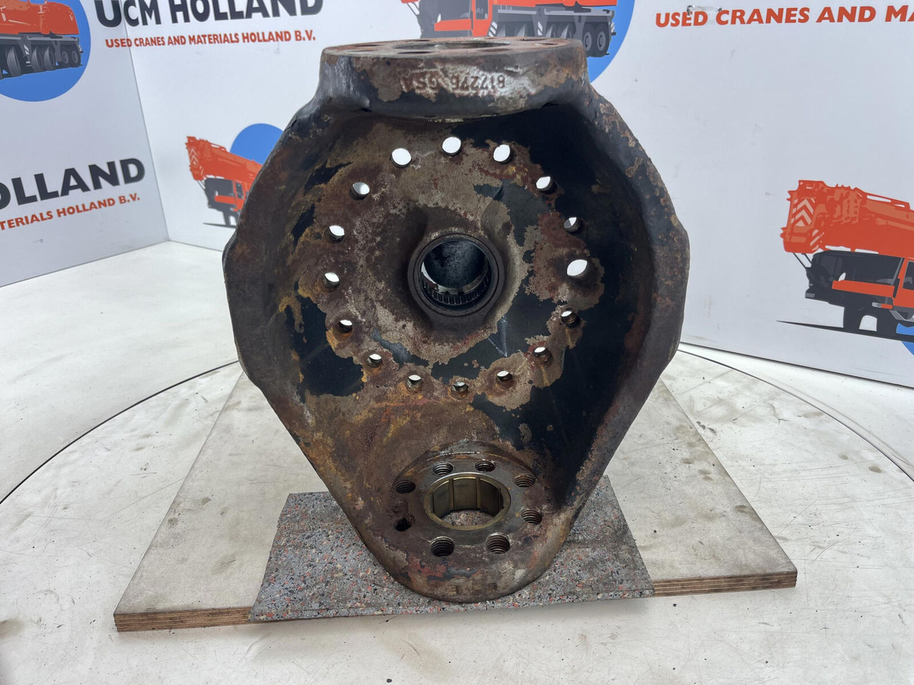FAUN RTF 40 Steering knuckle 16 holes axle 3 - Fusée d'essieu pour Grue: photos 5 FAUN RTF 40 Steering knuckle 16 holes axle 3 - Fusée d'essieu pour Grue: photos 5