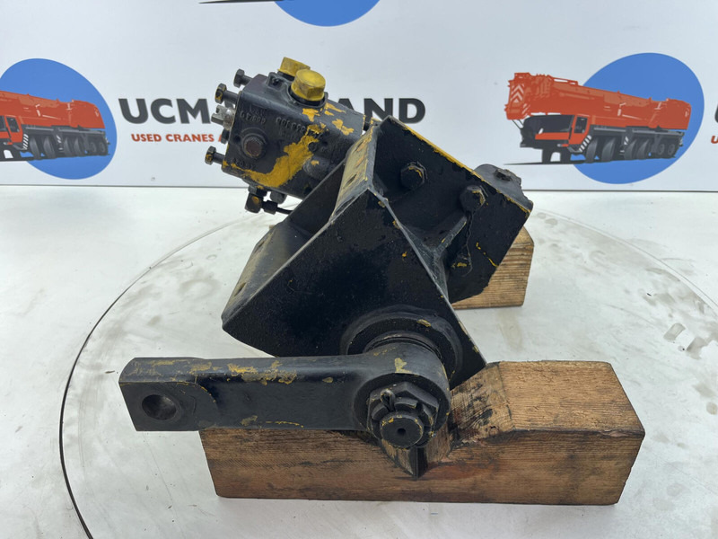 Faun HK 40 steering box - Colonne de direction pour Grue: photos 2 Faun HK 40 steering box - Colonne de direction pour Grue: photos 2
