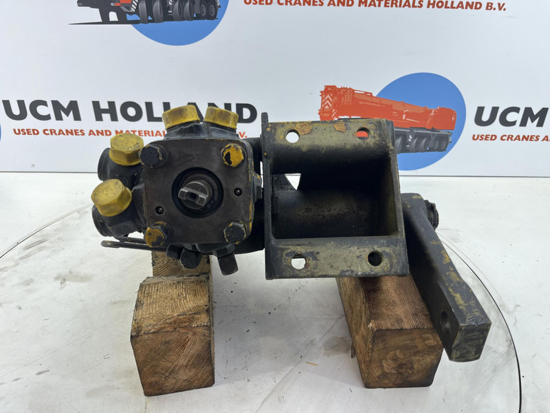Faun HK 40 steering box - Colonne de direction pour Grue: photos 3 Faun HK 40 steering box - Colonne de direction pour Grue: photos 3