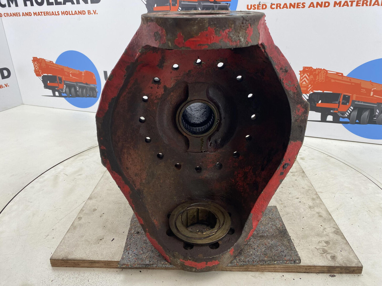 Gottwald AMK 70 Steering knuckle 16 holes axle 2 - Fusée d'essieu pour Grue mobile: photos 5 Gottwald AMK 70 Steering knuckle 16 holes axle 2 - Fusée d'essieu pour Grue mobile: photos 5