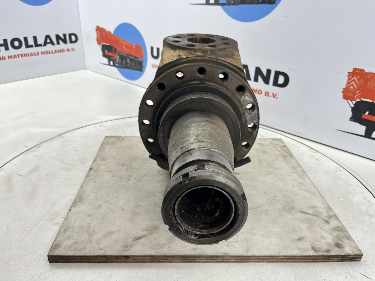 Grove AT 880 Steering knuckle 16 holes axle 2 - Fusée d'essieu pour Grue mobile: photos 2 Grove AT 880 Steering knuckle 16 holes axle 2 - Fusée d'essieu pour Grue mobile: photos 2