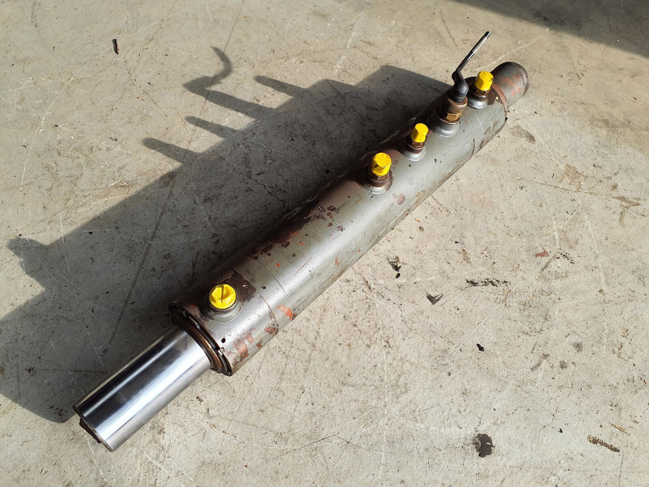 Grove GMK 2035 steering locking cylinder - Vérin hydraulique pour Grue mobile: photos 2 Grove GMK 2035 steering locking cylinder - Vérin hydraulique pour Grue mobile: photos 2