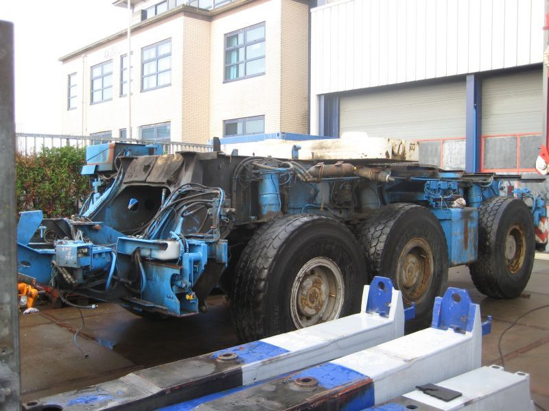 Grove GMK 3050 for parts - Grue mobile: photos 1 Grove GMK 3050 for parts - Grue mobile: photos 1