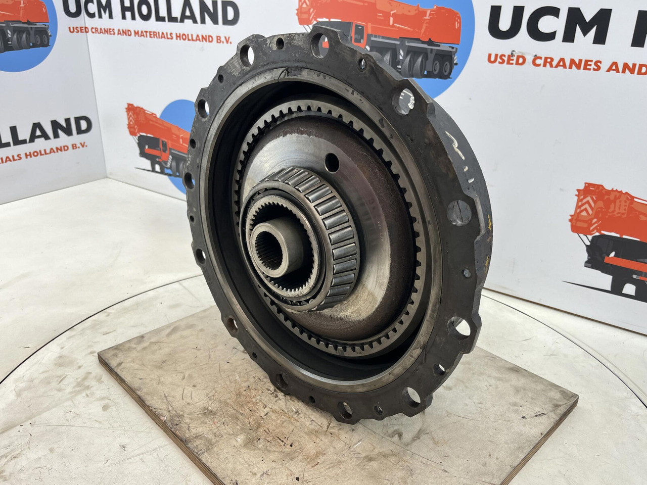 Grove GMK 3050 planetary gear 12-23-60-34-3pl-H135-46 - Moteur de translation pour Grue mobile: photos 3 Grove GMK 3050 planetary gear 12-23-60-34-3pl-H135-46 - Moteur de translation pour Grue mobile: photos 3