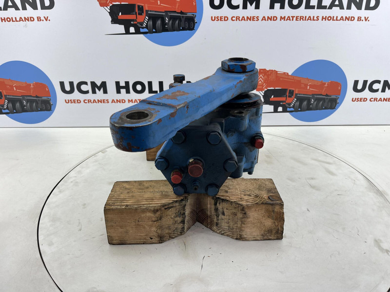 Grove GMK 3050 steering box - Fusée d'essieu pour Grue: photos 4 Grove GMK 3050 steering box - Fusée d'essieu pour Grue: photos 4