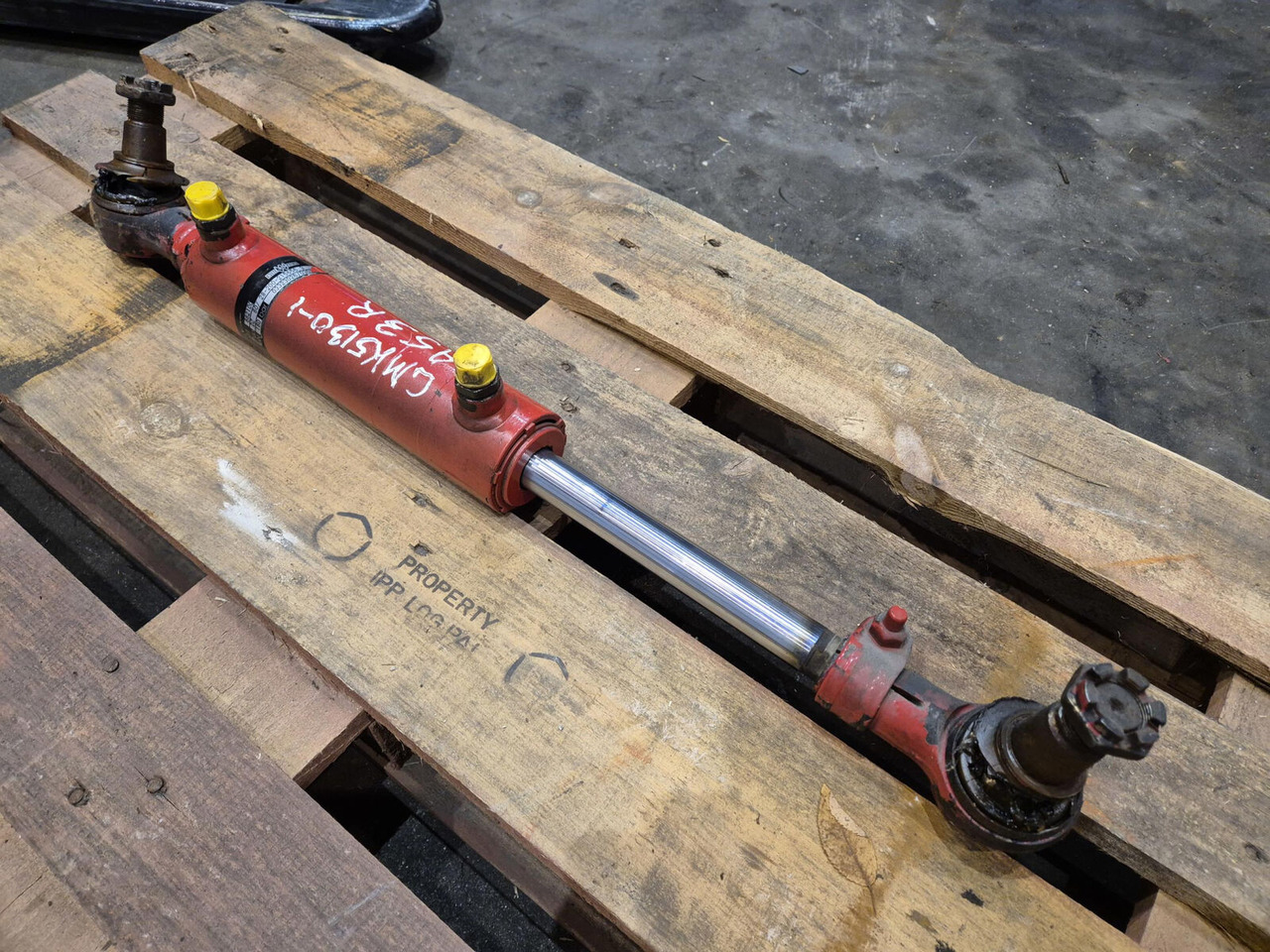 Grove GMK steering cylinder - Vérin hydraulique pour Grue mobile: photos 2 Grove GMK steering cylinder - Vérin hydraulique pour Grue mobile: photos 2