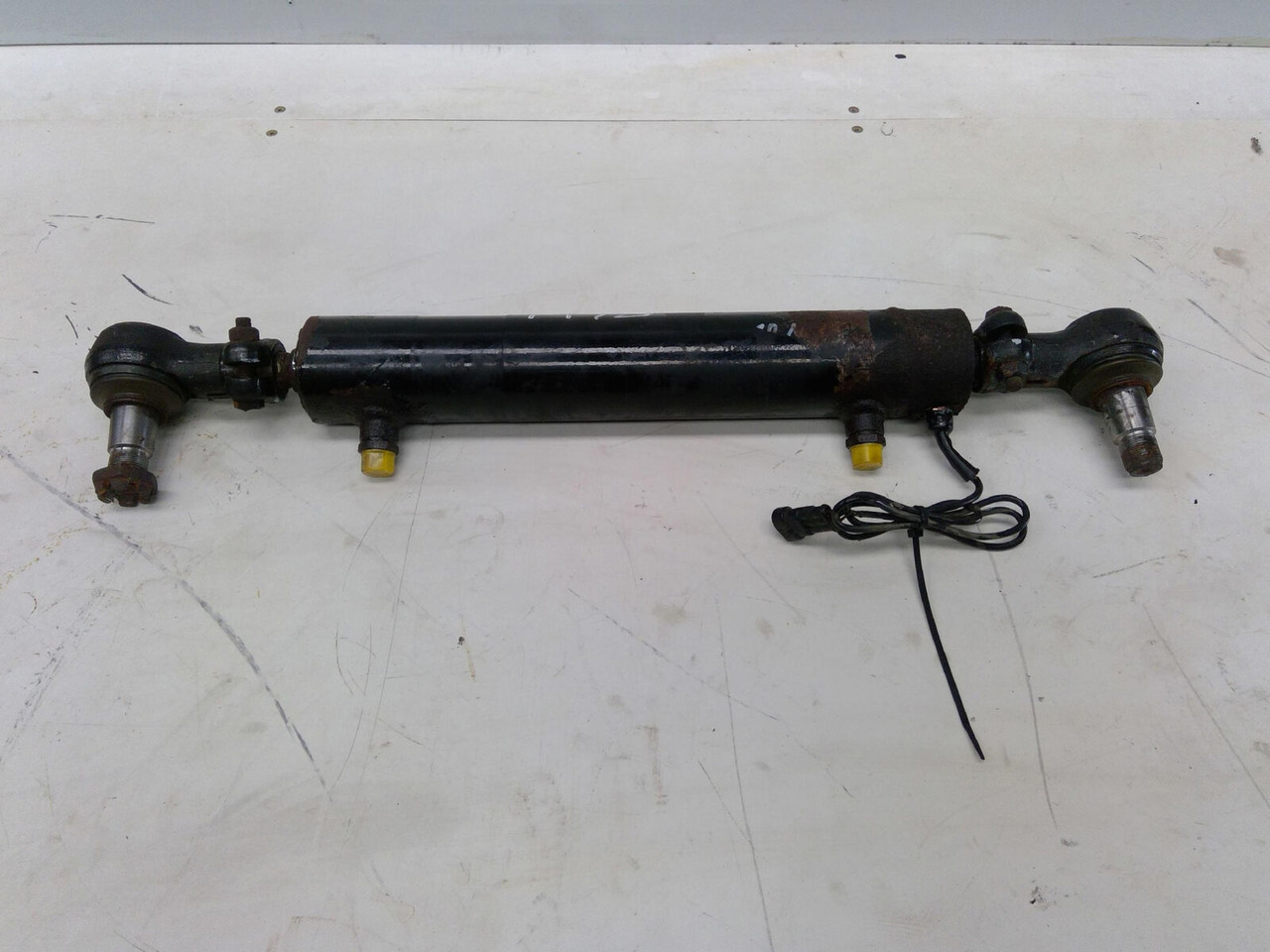 Grove Grove GMK 3055 steering cylinder axle 1 right - Vérin hydraulique pour Grue mobile: photos 4 Grove Grove GMK 3055 steering cylinder axle 1 right - Vérin hydraulique pour Grue mobile: photos 4