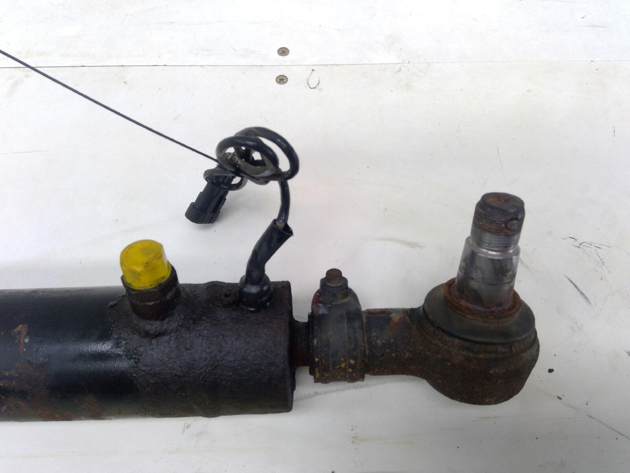Grove Grove GMK 3055 steering cylinder axle 1 right - Vérin hydraulique pour Grue mobile: photos 3 Grove Grove GMK 3055 steering cylinder axle 1 right - Vérin hydraulique pour Grue mobile: photos 3