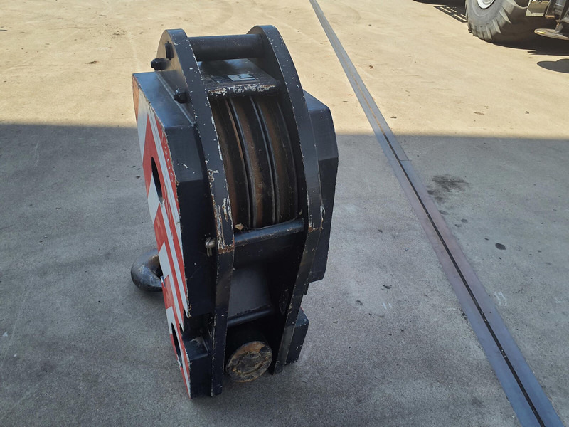 Grove Hookblock 24mm 3 sheave 100T - Grue auxiliaire: photos 3 Grove Hookblock 24mm 3 sheave 100T - Grue auxiliaire: photos 3