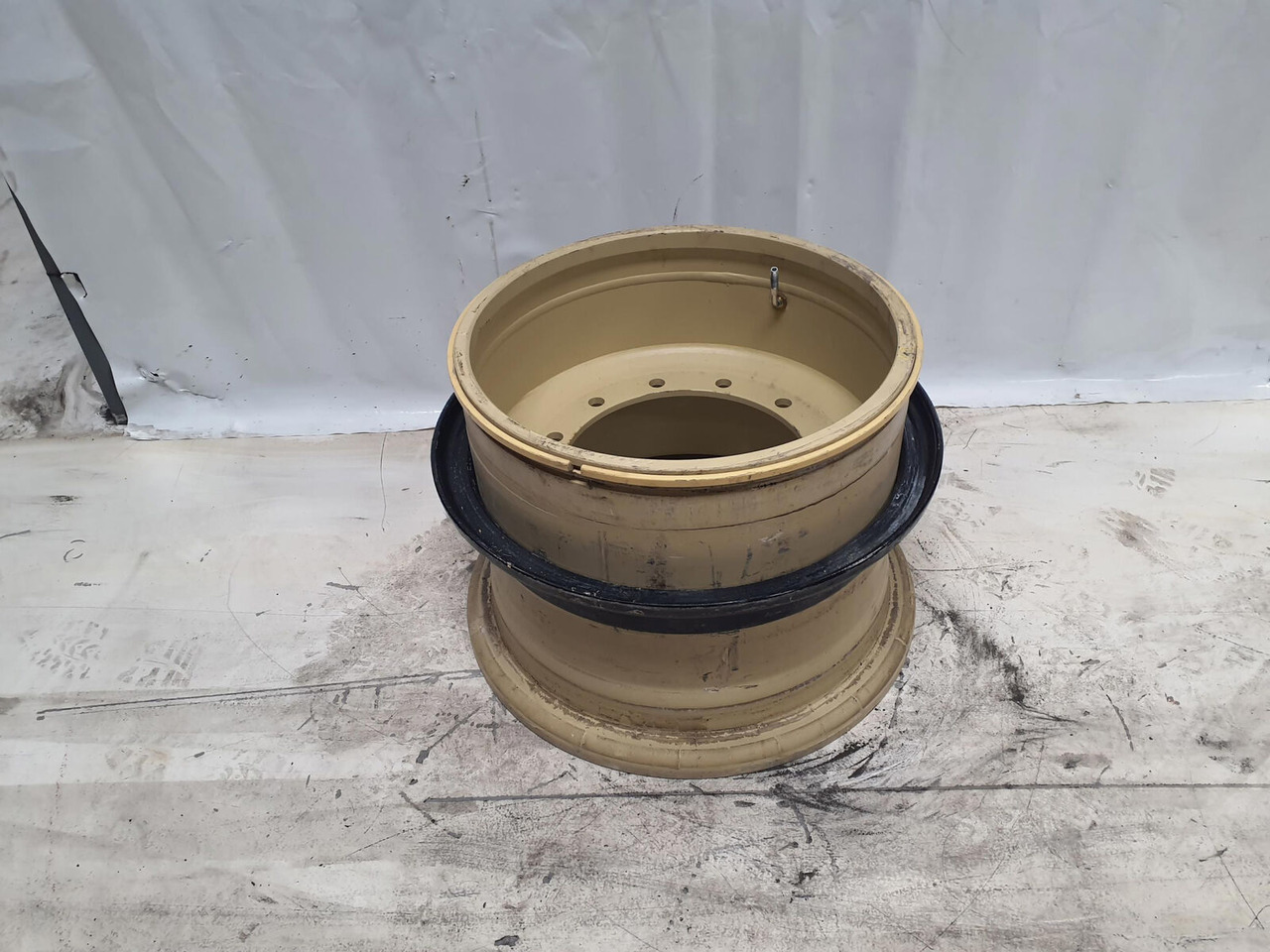 Grove Rim 525/80R25 12 20.5 3p - Jante: photos 1 Grove Rim 525/80R25 12 20.5 3p - Jante: photos 1