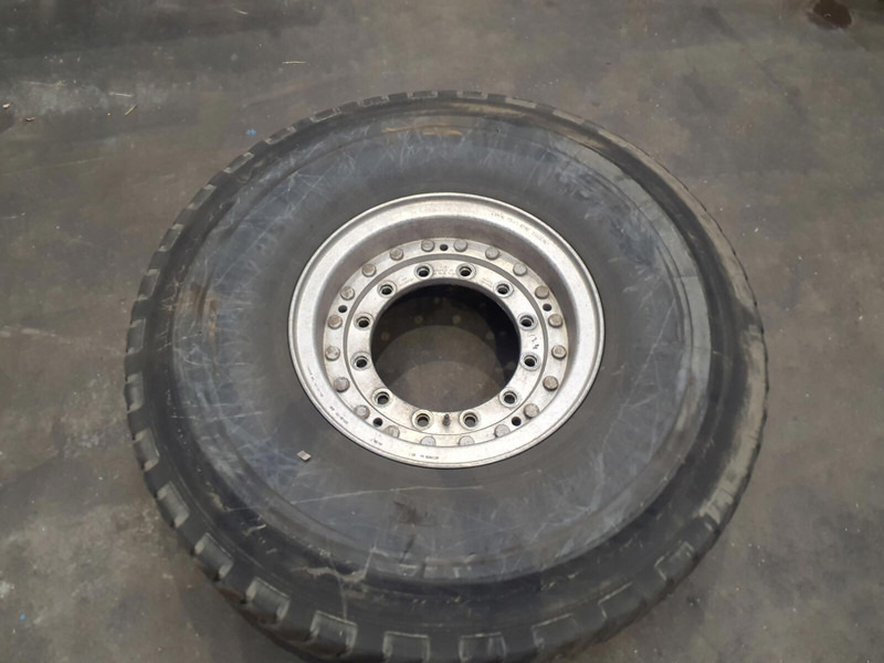 Pneus et jantes pour Grue Grove Wheel 445/95R25 12 13.4 2p alu: photos 1