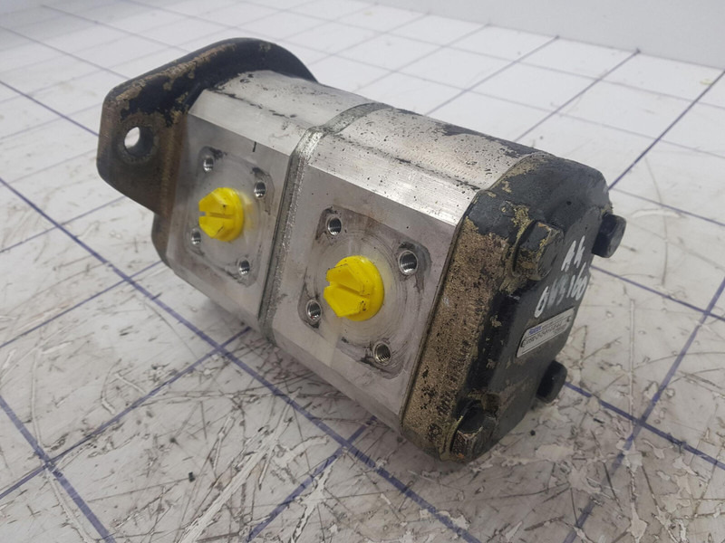 HALDEX Haldex Barnes dual gear pump - Pompe hydraulique pour Grue: photos 3 HALDEX Haldex Barnes dual gear pump - Pompe hydraulique pour Grue: photos 3