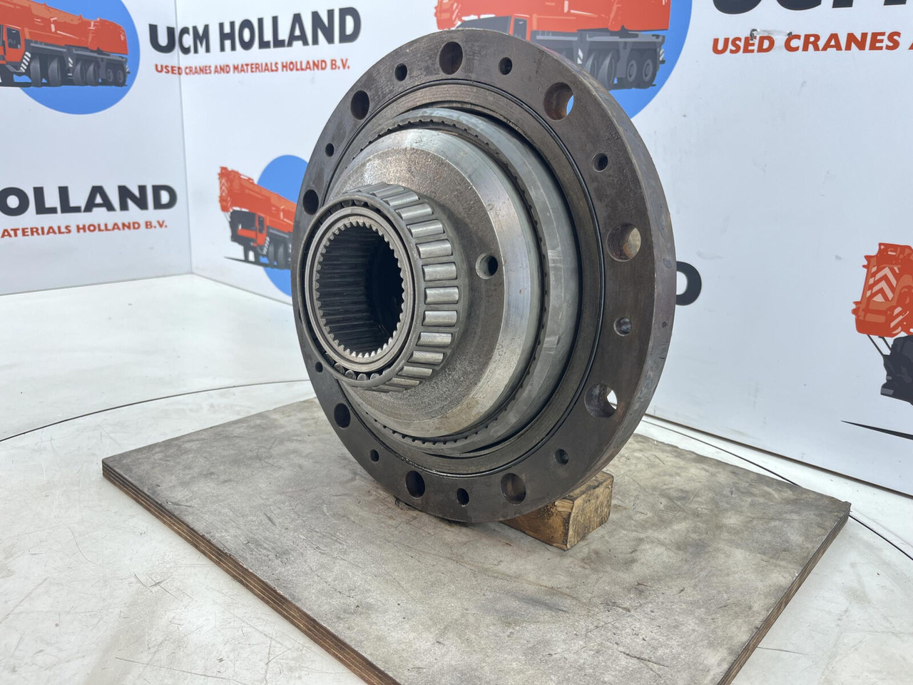 Kessler Planetary gear 17-24-67-32-3pl-H83-42 - Moteur de translation pour Grue mobile: photos 3 Kessler Planetary gear 17-24-67-32-3pl-H83-42 - Moteur de translation pour Grue mobile: photos 3