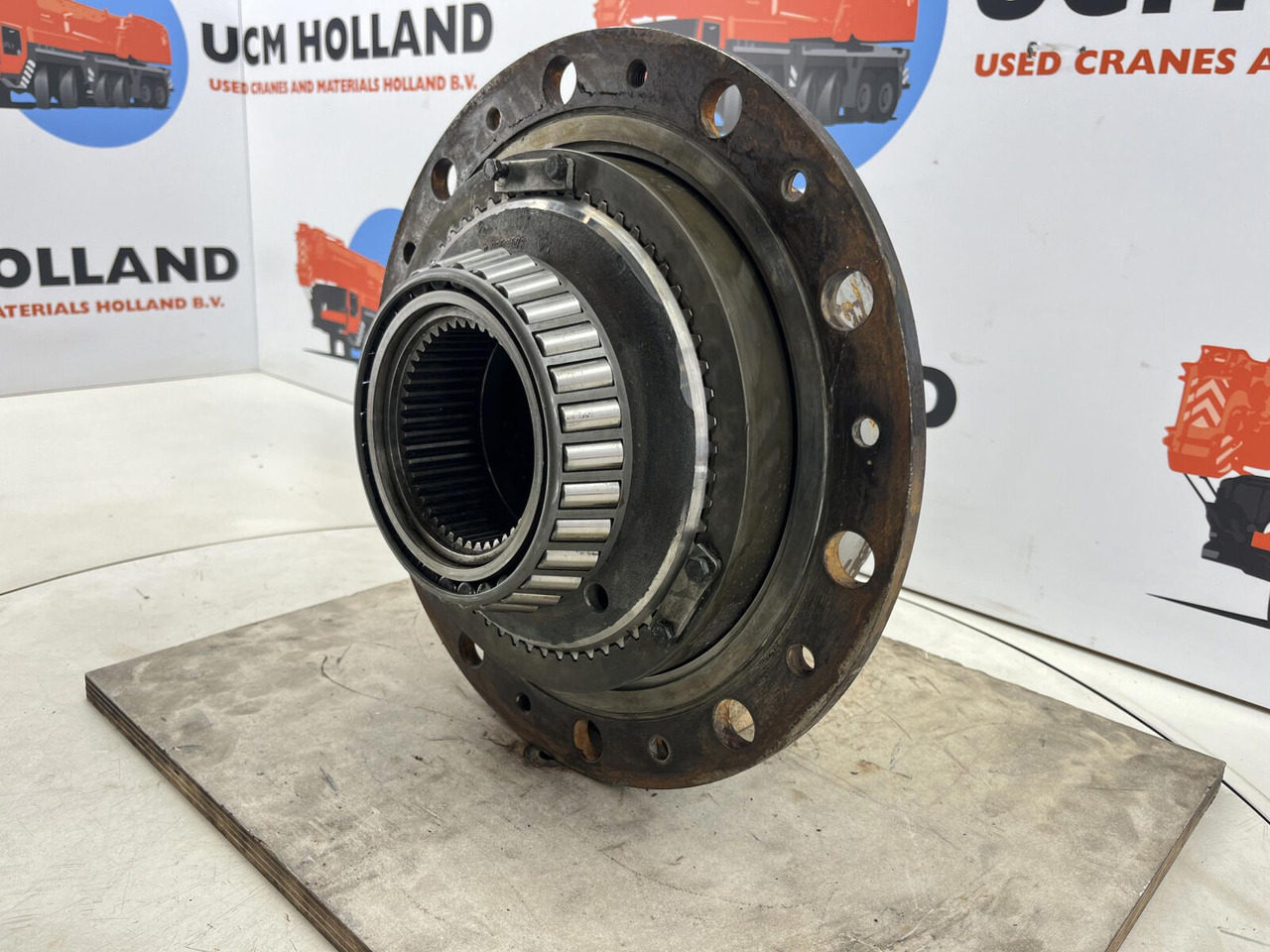 Kessler Planetary gear 31-15-62-40-3pl-H84-46 - Moteur de rotation pour Grue: photos 3 Kessler Planetary gear 31-15-62-40-3pl-H84-46 - Moteur de rotation pour Grue: photos 3