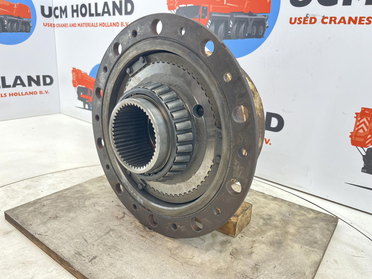 Kessler planetary gear 21-21-63-40-4pl-H140-46 - Moteur de translation pour Grue: photos 3 Kessler planetary gear 21-21-63-40-4pl-H140-46 - Moteur de translation pour Grue: photos 3