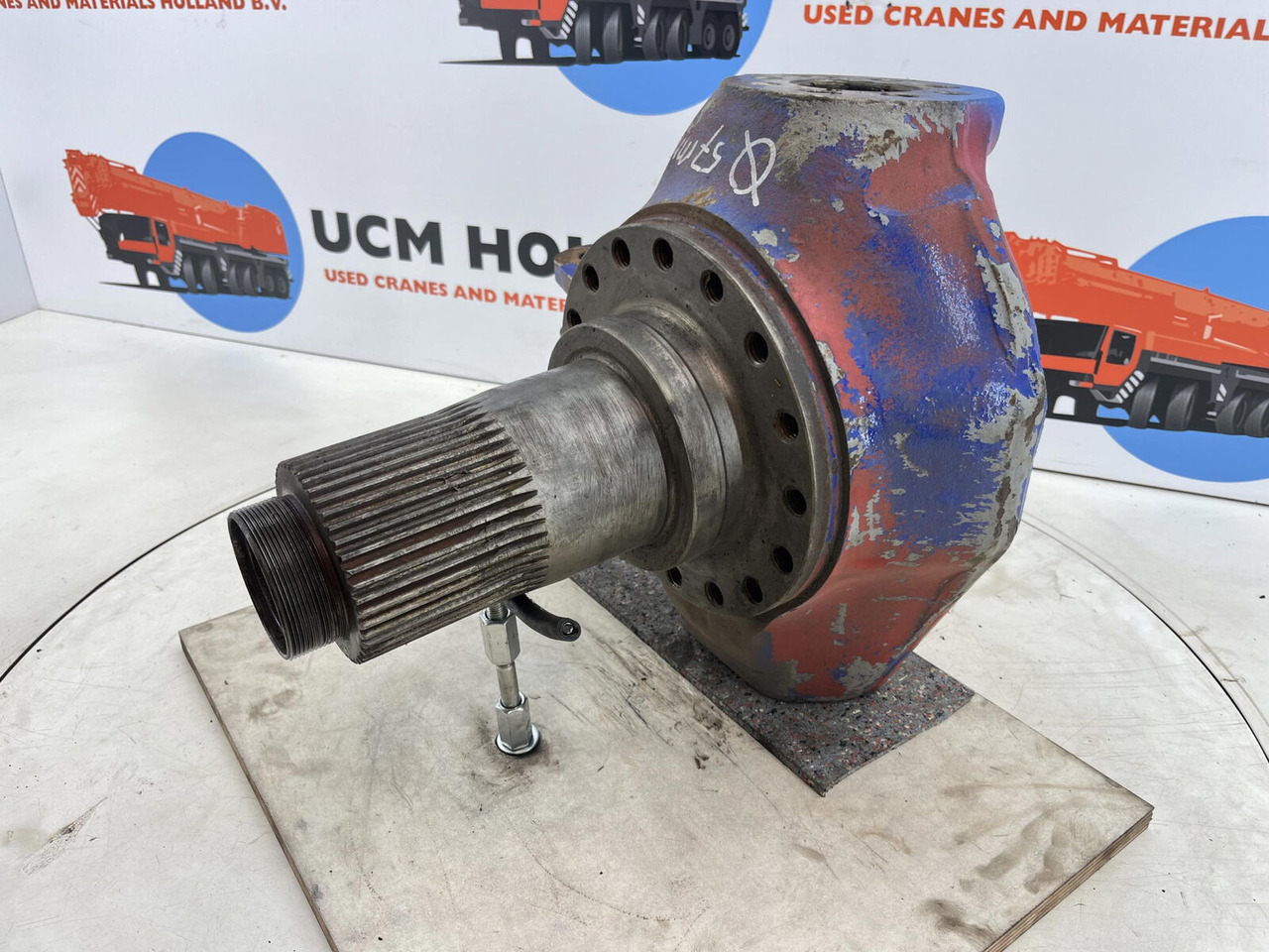 Kessler steering knuckle 16 holes with bracket - Fusée d'essieu pour Grue mobile: photos 1 Kessler steering knuckle 16 holes with bracket - Fusée d'essieu pour Grue mobile: photos 1