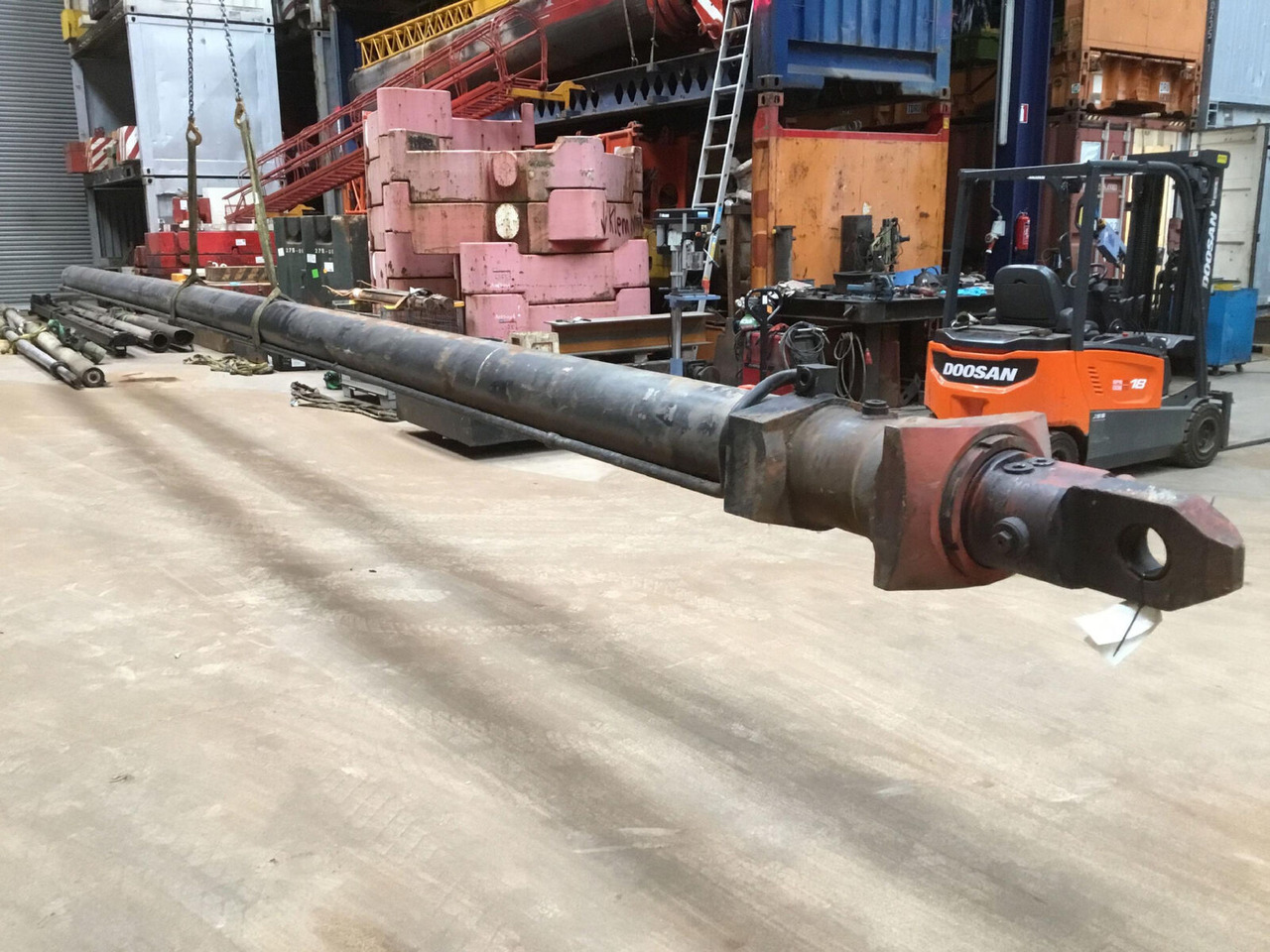 Krupp 8350 GMT telescopic cylinder - Vérin hydraulique pour Grue mobile: photos 2 Krupp 8350 GMT telescopic cylinder - Vérin hydraulique pour Grue mobile: photos 2