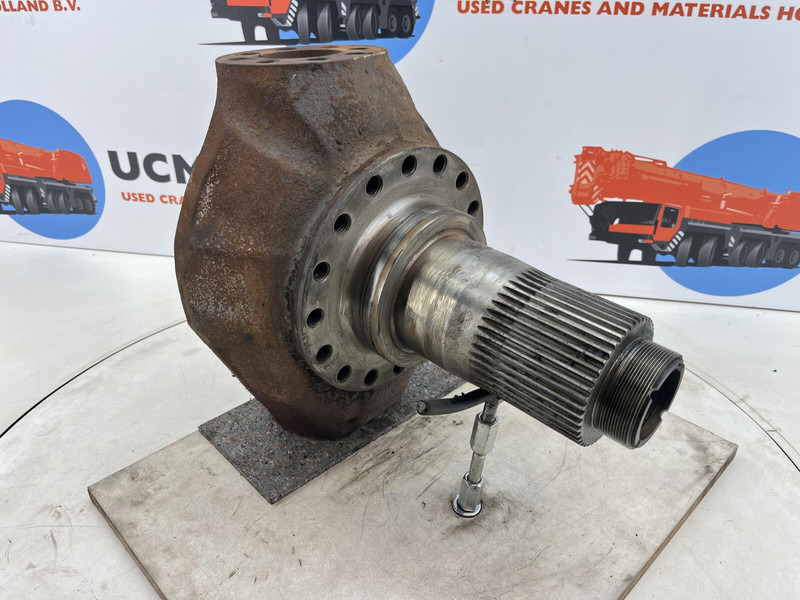 Krupp KMK 5100 Steering knuckle 16 holes axle 1 - Fusée d'essieu pour Grue: photos 3 Krupp KMK 5100 Steering knuckle 16 holes axle 1 - Fusée d'essieu pour Grue: photos 3