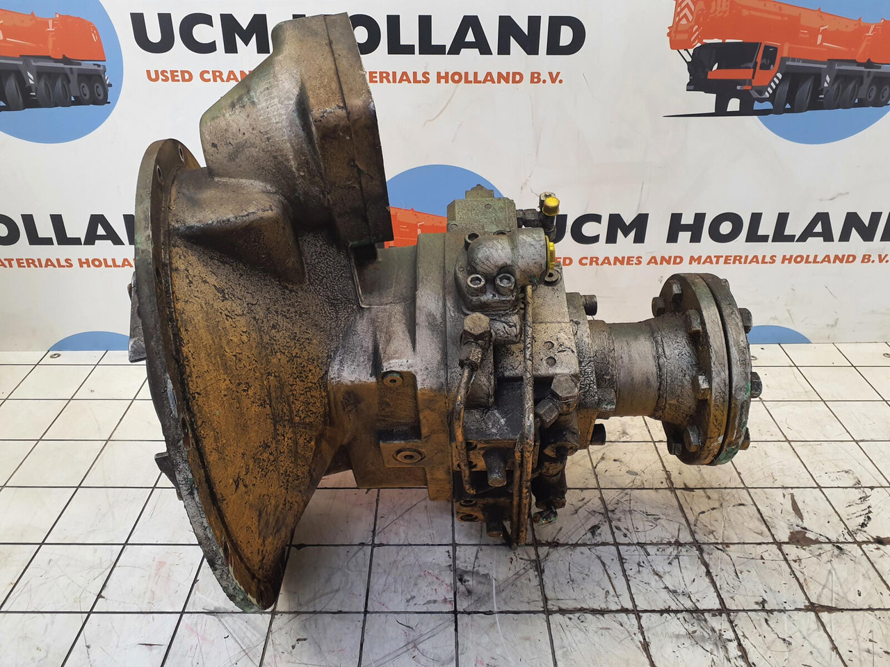 Krupp KMK 5100 upper pump for parts - Pompe hydraulique pour Grue mobile: photos 1 Krupp KMK 5100 upper pump for parts - Pompe hydraulique pour Grue mobile: photos 1