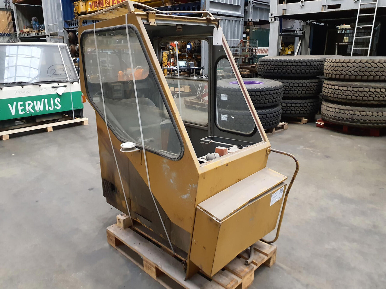 Liebherr LT 1120 upper cabin - Cabine pour Grue mobile: photos 2 Liebherr LT 1120 upper cabin - Cabine pour Grue mobile: photos 2