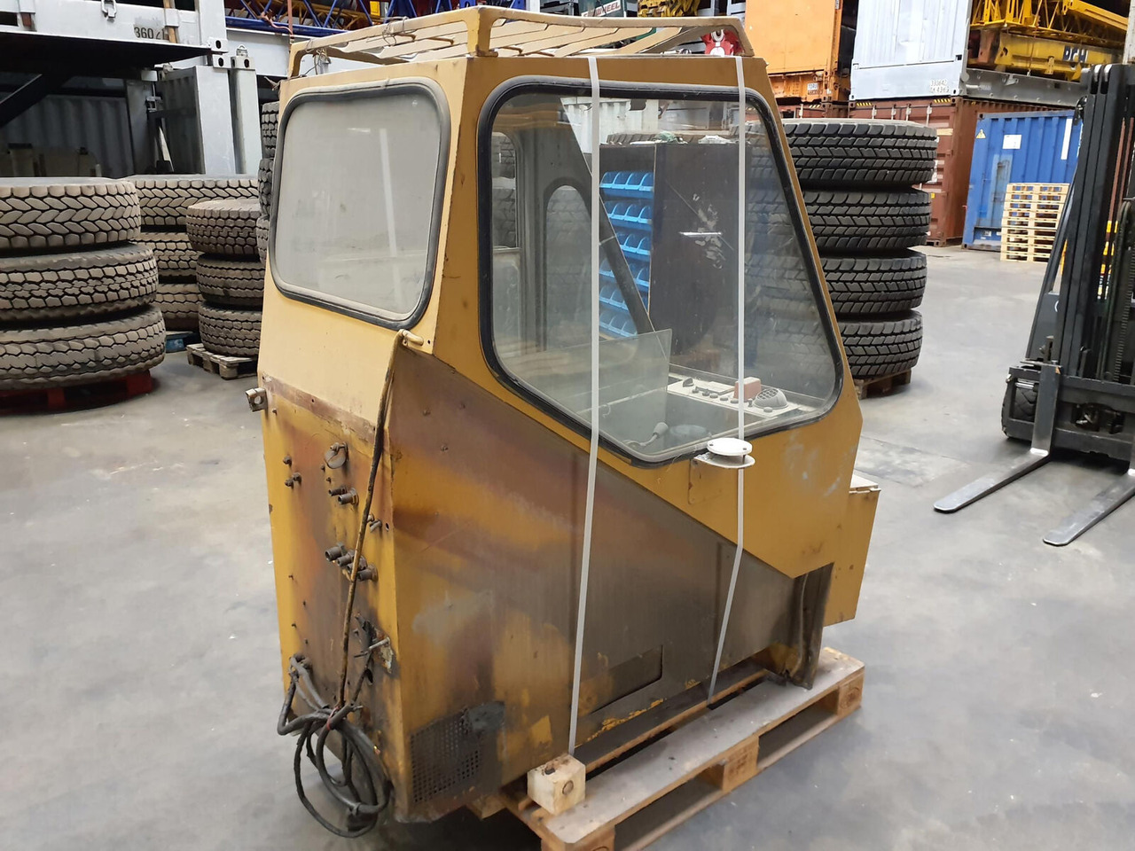 Liebherr LT 1120 upper cabin - Cabine pour Grue mobile: photos 3 Liebherr LT 1120 upper cabin - Cabine pour Grue mobile: photos 3