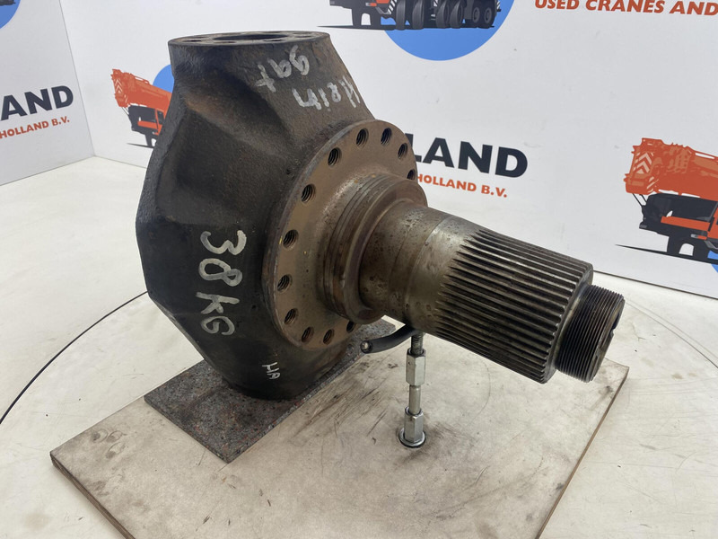 Liebherr LTM 1035/2 Steering knuckle 16 holes - Fusée d'essieu pour Grue: photos 3 Liebherr LTM 1035/2 Steering knuckle 16 holes - Fusée d'essieu pour Grue: photos 3