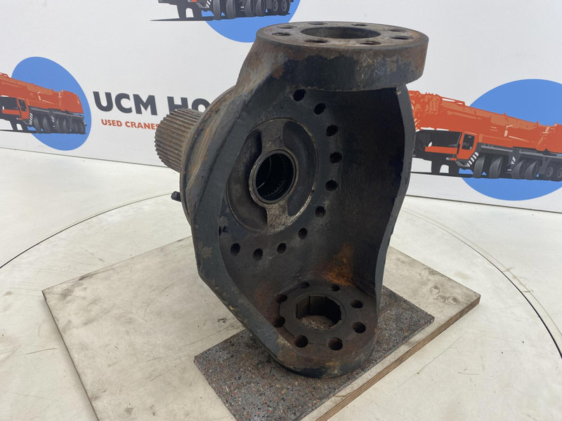 Liebherr LTM 1035/2 Steering knuckle 16 holes - Fusée d'essieu pour Grue: photos 4 Liebherr LTM 1035/2 Steering knuckle 16 holes - Fusée d'essieu pour Grue: photos 4