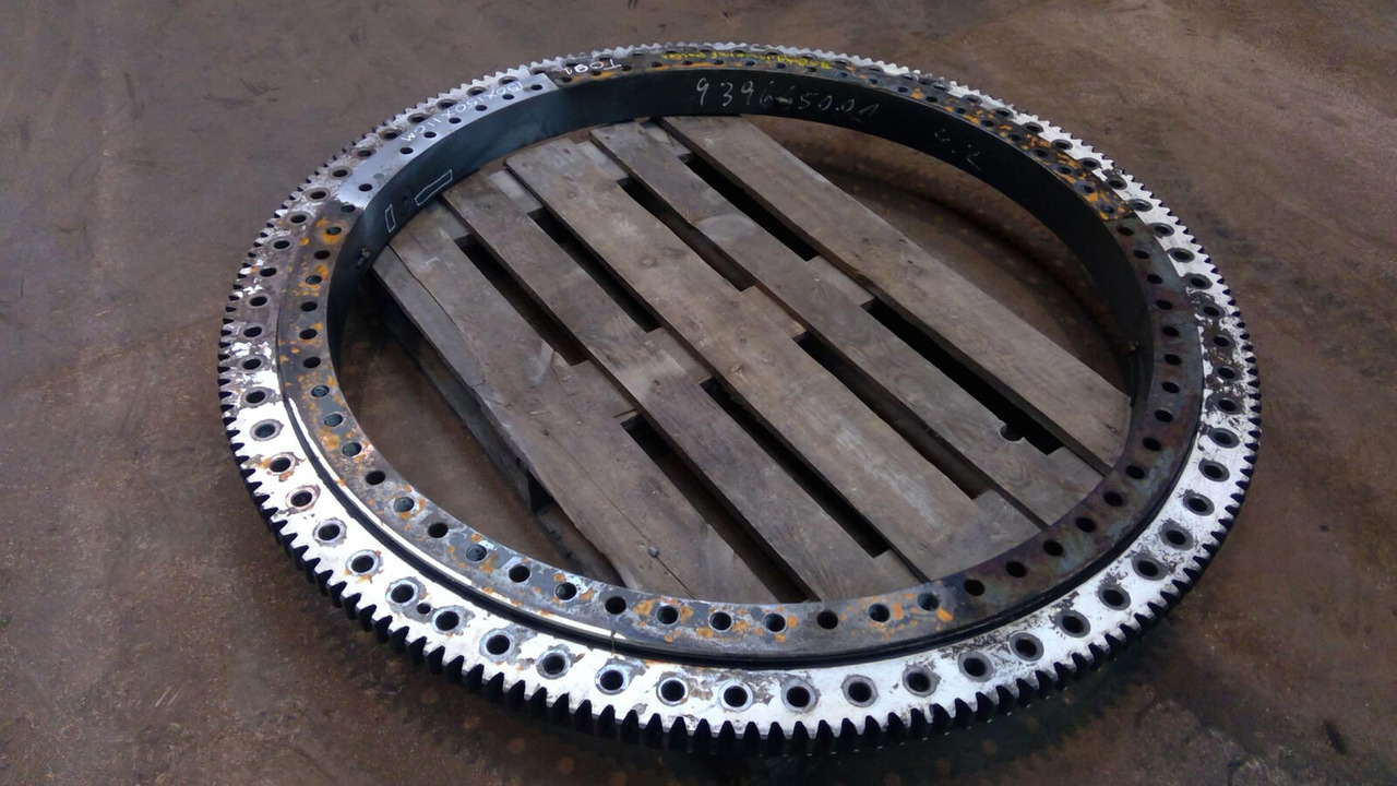 Liebherr LTM 1045-3.1 slew ring - Couronne d'orientation pour Grue mobile: photos 2 Liebherr LTM 1045-3.1 slew ring - Couronne d'orientation pour Grue mobile: photos 2