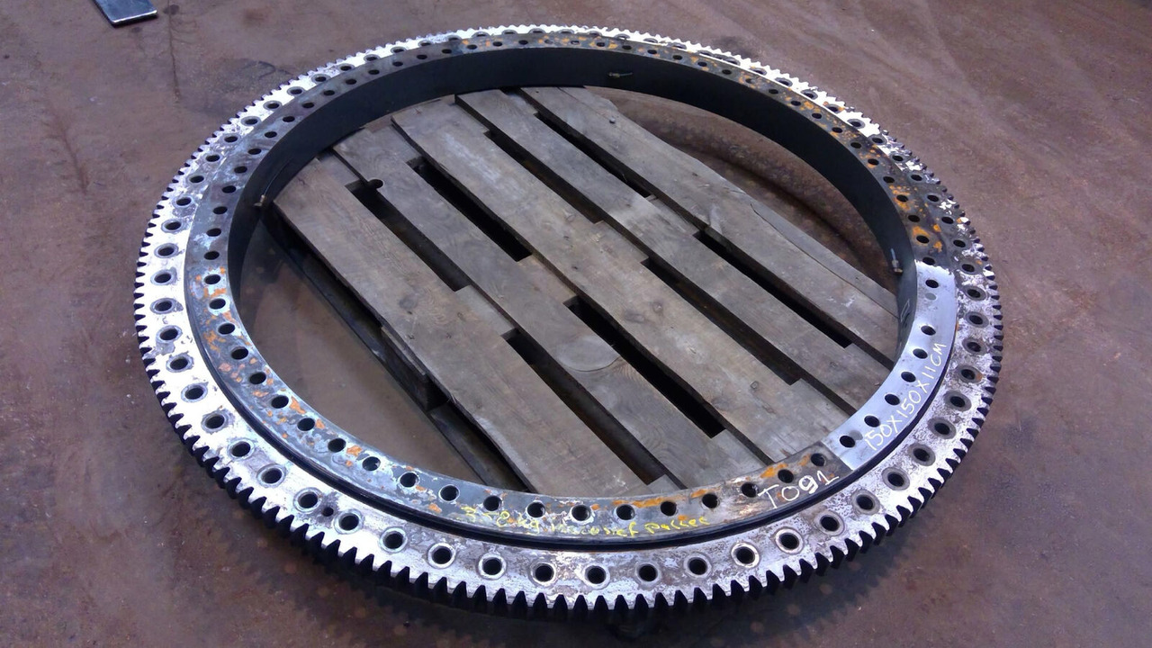 Liebherr LTM 1045-3.1 slew ring - Couronne d'orientation pour Grue mobile: photos 1 Liebherr LTM 1045-3.1 slew ring - Couronne d'orientation pour Grue mobile: photos 1