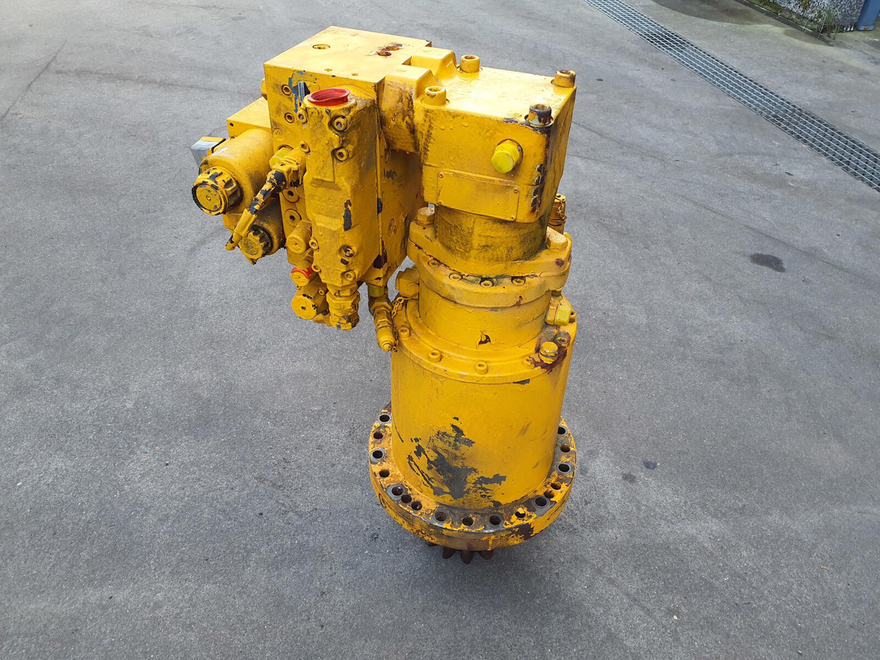 Liebherr LTM 1050-1 Slewing gear - Moteur de rotation pour Grue mobile: photos 1 Liebherr LTM 1050-1 Slewing gear - Moteur de rotation pour Grue mobile: photos 1