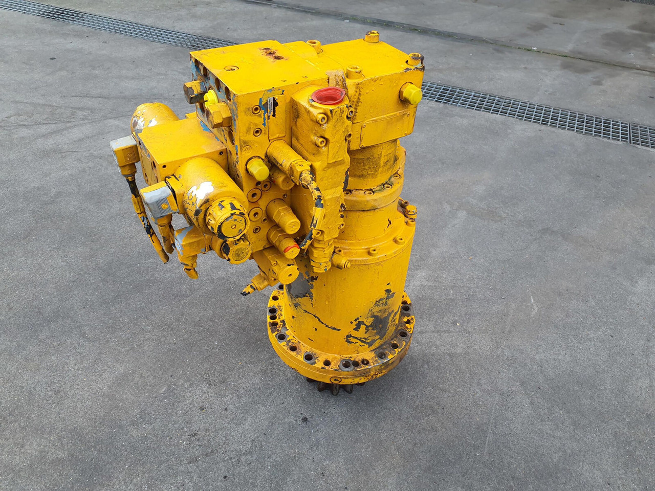 Liebherr LTM 1050-1 Slewing gear - Moteur de rotation pour Grue mobile: photos 2 Liebherr LTM 1050-1 Slewing gear - Moteur de rotation pour Grue mobile: photos 2