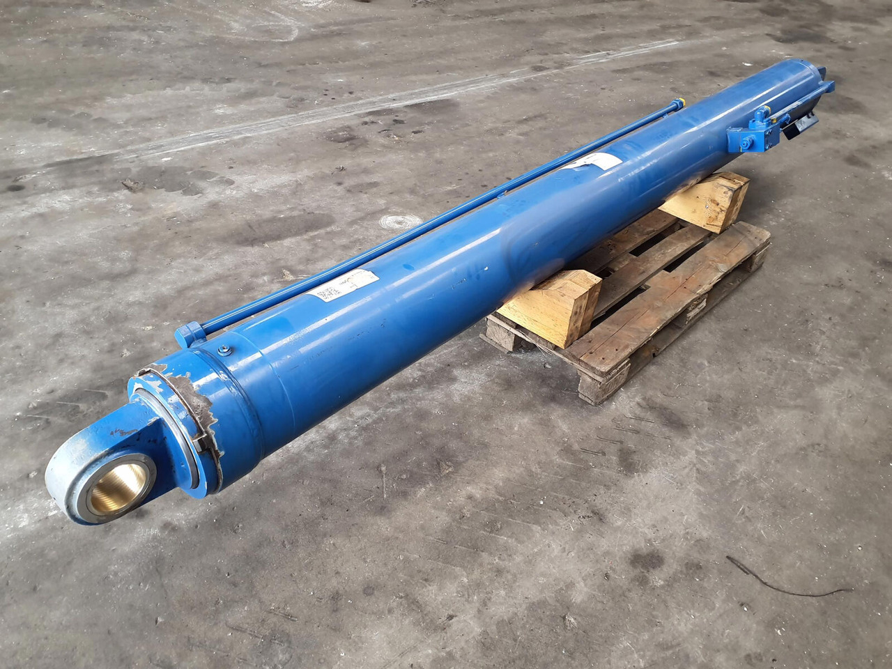 Liebherr LTM 1050-3.1 boom cylinder - Vérin hydraulique pour Grue: photos 2 Liebherr LTM 1050-3.1 boom cylinder - Vérin hydraulique pour Grue: photos 2
