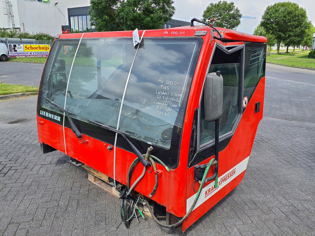 Liebherr LTM 1060-2 lower cabin - Cabine pour Grue mobile: photos 1 Liebherr LTM 1060-2 lower cabin - Cabine pour Grue mobile: photos 1