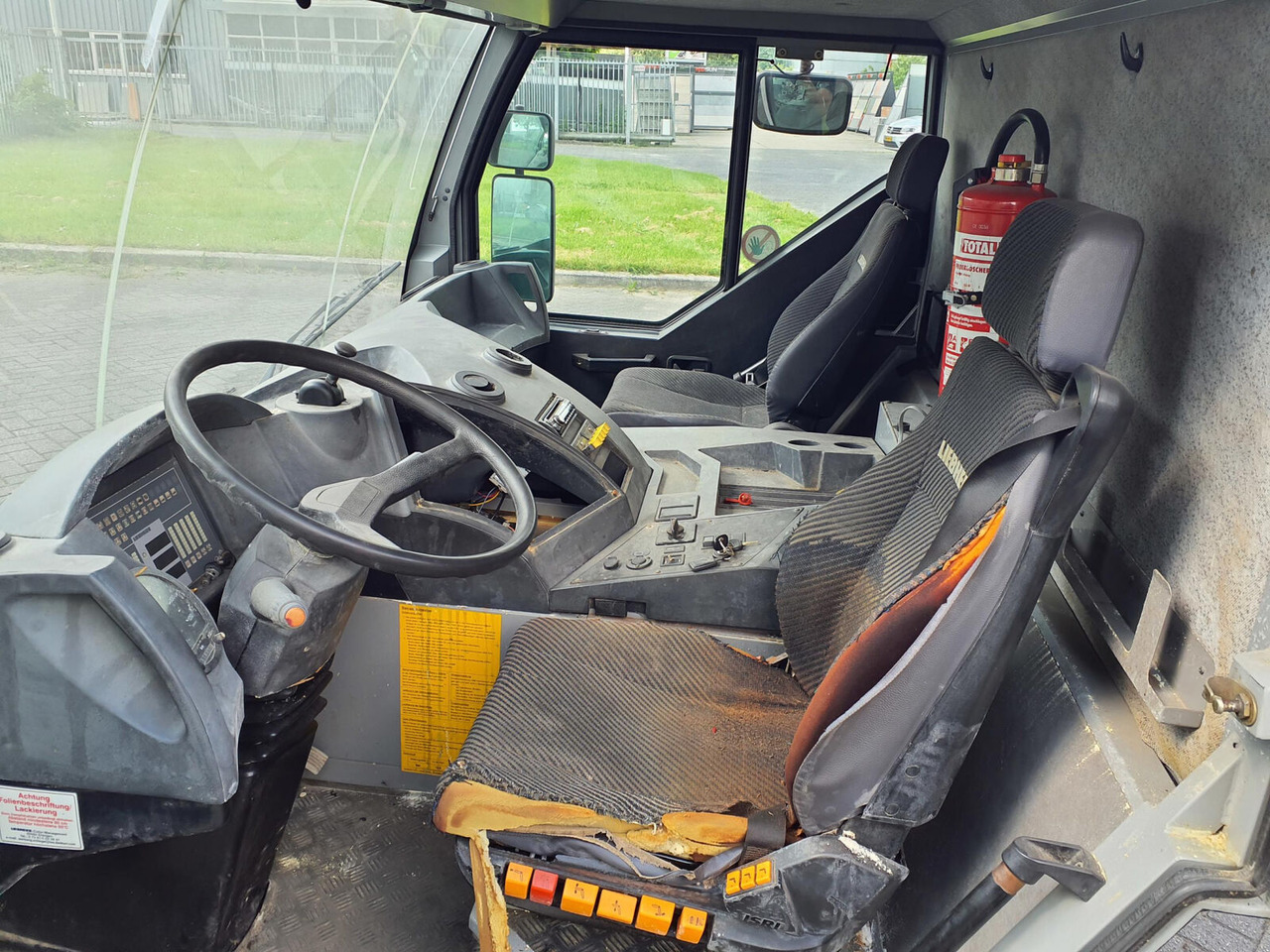 Liebherr LTM 1060-2 lower cabin - Cabine pour Grue mobile: photos 5 Liebherr LTM 1060-2 lower cabin - Cabine pour Grue mobile: photos 5