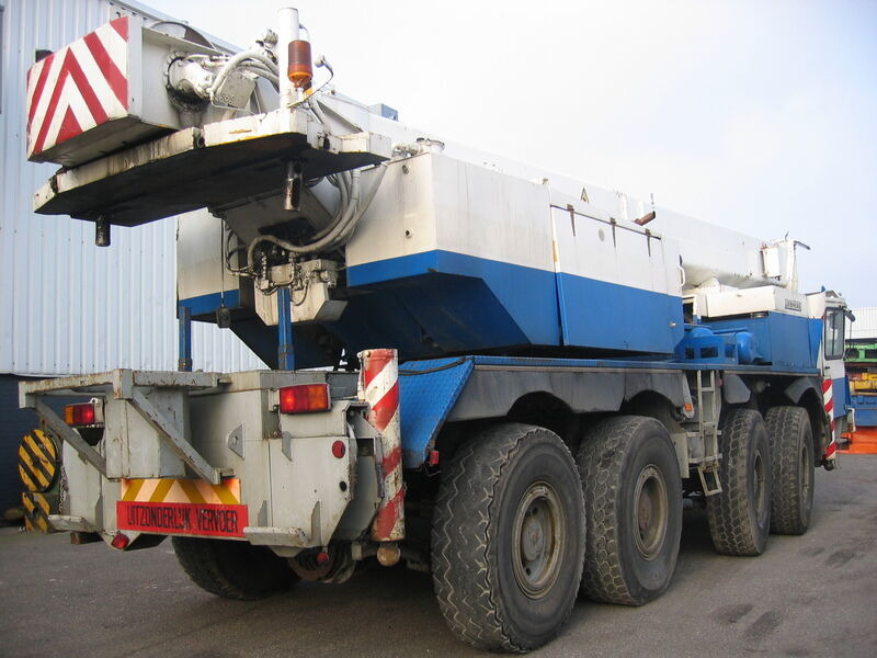 Liebherr LTM 1060`for parts - Grue tout-terrain: photos 2 Liebherr LTM 1060`for parts - Grue tout-terrain: photos 2