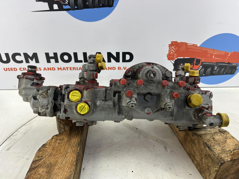 Liebherr LTM 1070 Steering box - Colonne de direction pour Grue: photos 5 Liebherr LTM 1070 Steering box - Colonne de direction pour Grue: photos 5