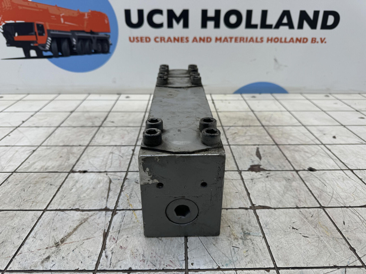 Liebherr LTM 1080/1 telescopic cylinder connection block - Hydraulique pour Grue mobile: photos 4 Liebherr LTM 1080/1 telescopic cylinder connection block - Hydraulique pour Grue mobile: photos 4