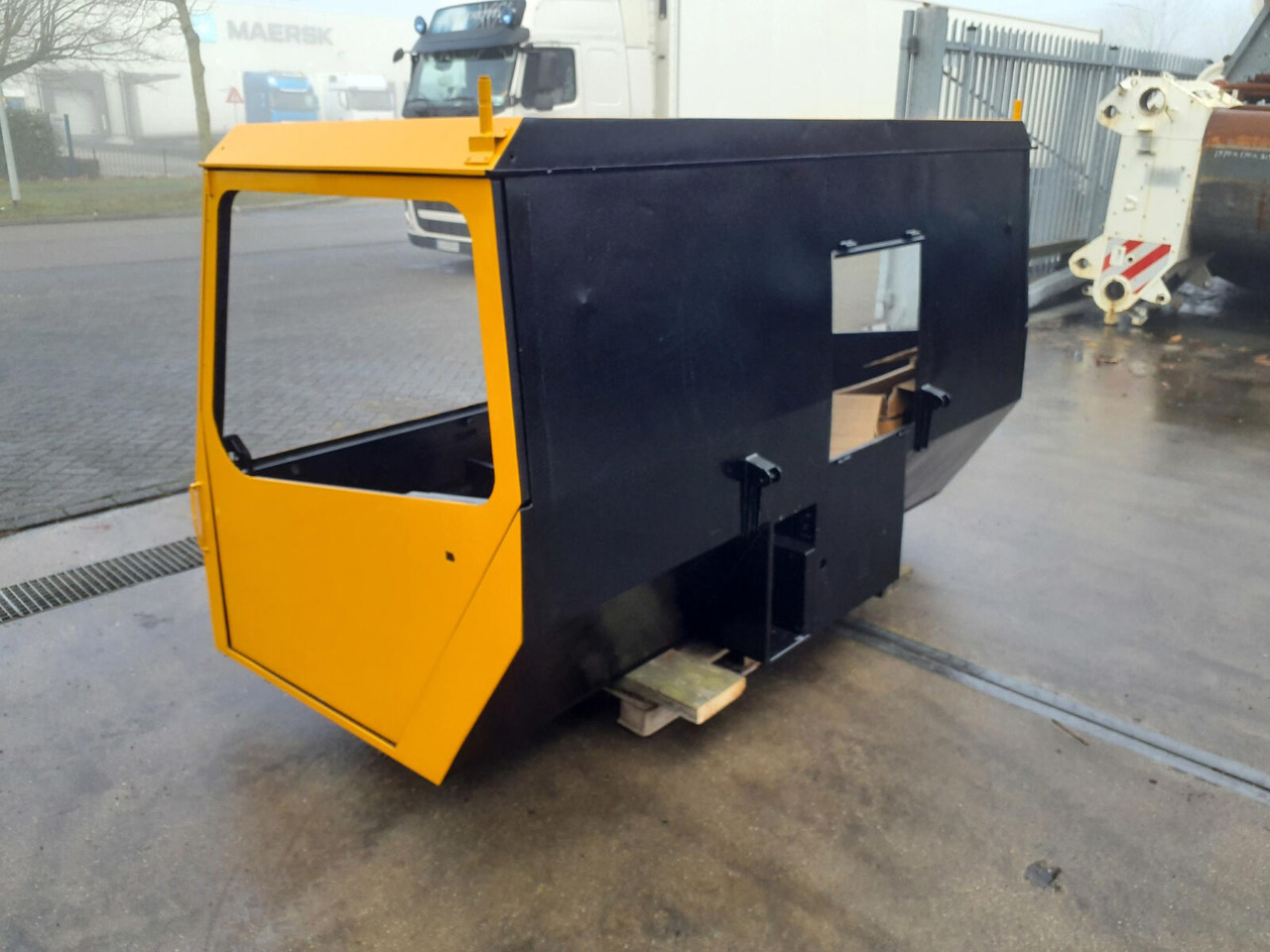 Liebherr LTM 1090 drivers cabin - Cabine pour Grue mobile: photos 4 Liebherr LTM 1090 drivers cabin - Cabine pour Grue mobile: photos 4